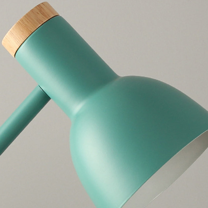 Lampe de table contemporaine en bois massif avec dôme nordique en fer à 1 lumière pour chambre 