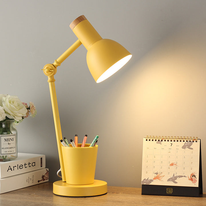 Lampe de table contemporaine en bois massif avec dôme nordique en fer à 1 lumière pour chambre 