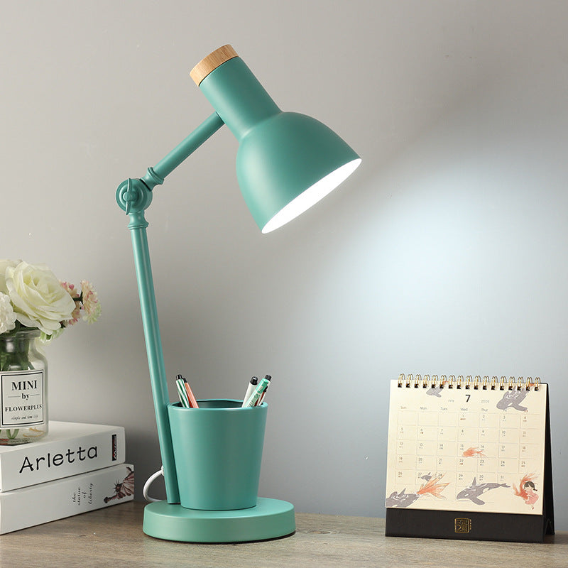 Lampe de table contemporaine en bois massif avec dôme nordique en fer à 1 lumière pour chambre 