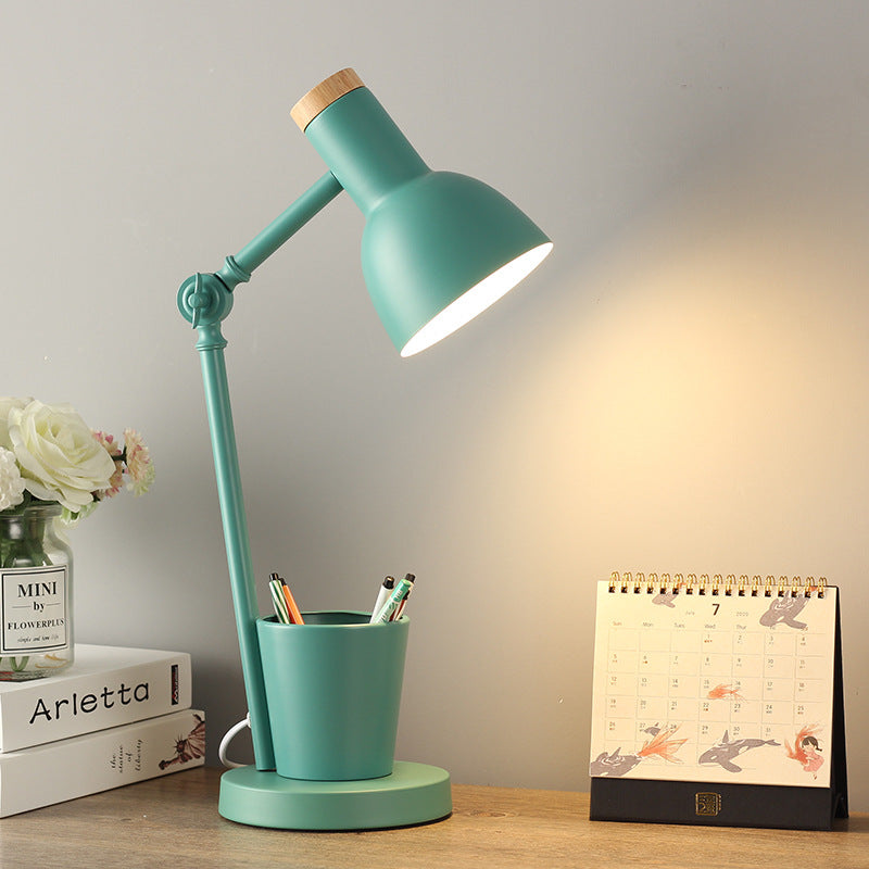 Lampe de table contemporaine en bois massif avec dôme nordique en fer à 1 lumière pour chambre 
