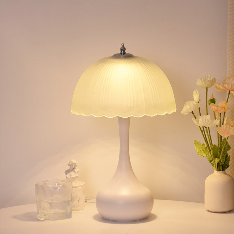 Lampe de Table à Dôme en Verre et Fer LED Traditionnelle pour Chambre 