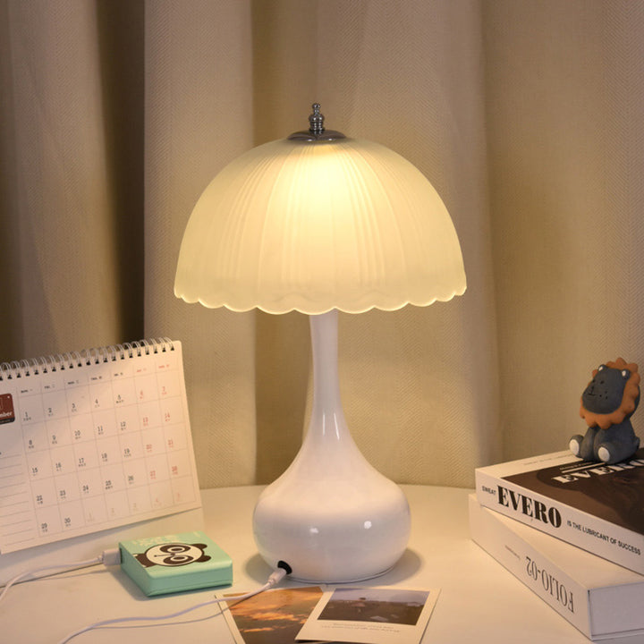 Lampe de Table à Dôme en Verre et Fer LED Traditionnelle pour Chambre 
