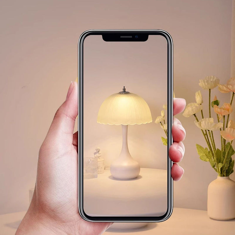 Lampe de Table à Dôme en Verre et Fer LED Traditionnelle pour Chambre 