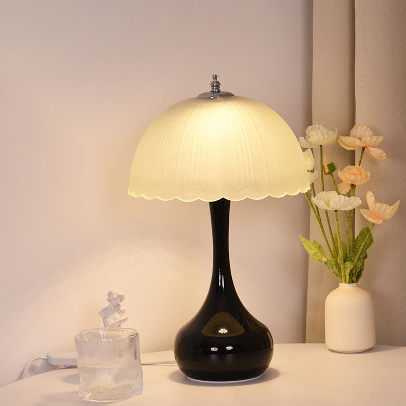Lampe de Table à Dôme en Verre et Fer LED Traditionnelle pour Chambre 