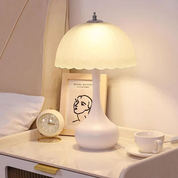 Lampe de Table à Dôme en Verre et Fer LED Traditionnelle pour Chambre 