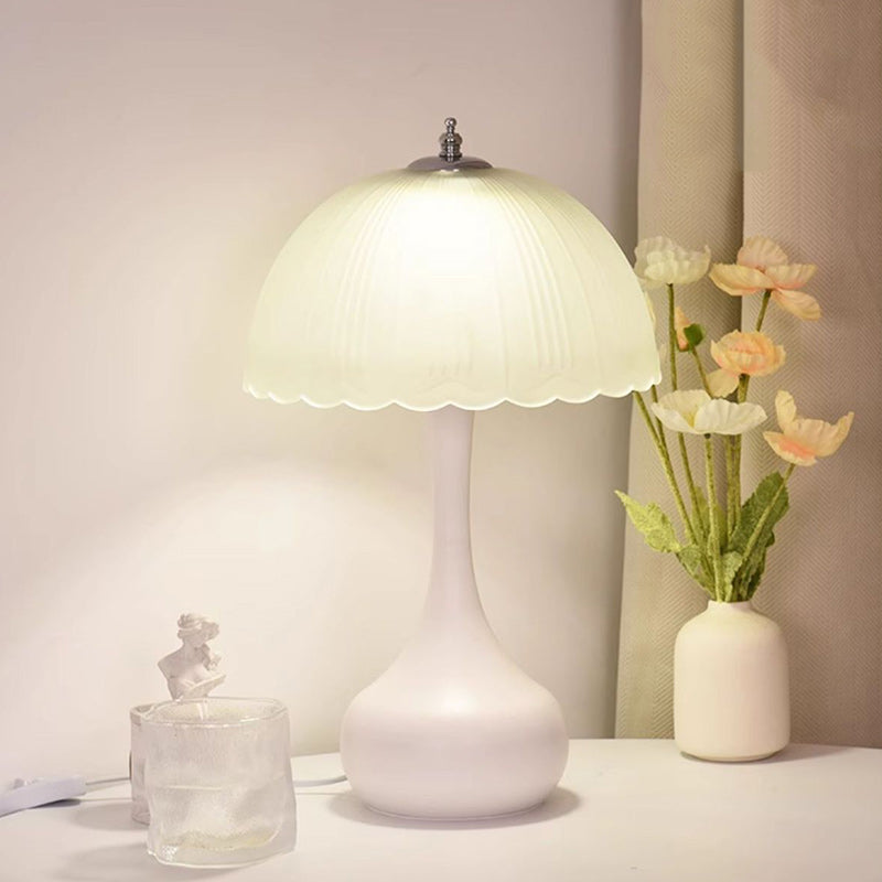 Lampe de Table à Dôme en Verre et Fer LED Traditionnelle pour Chambre 
