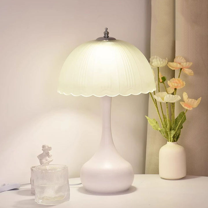 Lampe de Table à Dôme en Verre et Fer LED Traditionnelle pour Chambre 