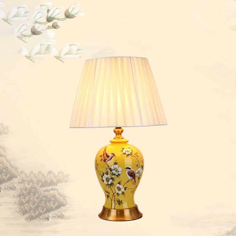 Traditionelle chinesische Kegelstumpf-Tischlampe aus Keramikgewebe mit 1 Licht für Schlafzimmer 