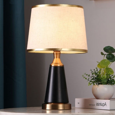 Lampe de Table 1 Lumière en Métal Cylindrique Moderne avec Tissu de Luxe pour Chambre 