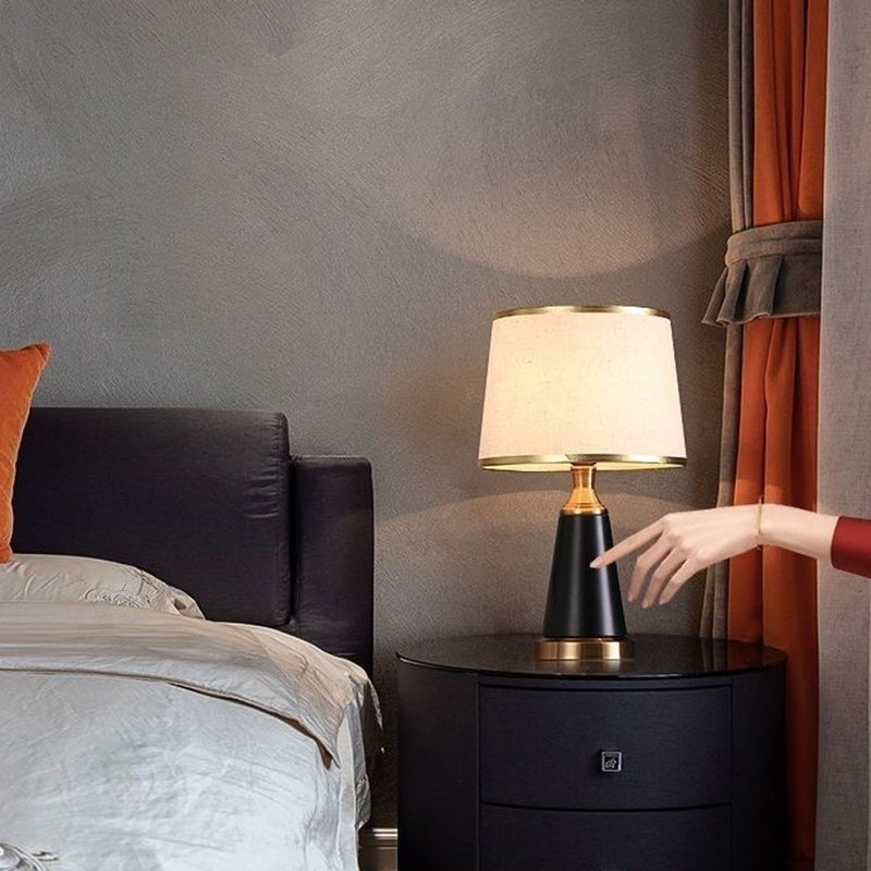 Lampe de Table 1 Lumière en Métal Cylindrique Moderne avec Tissu de Luxe pour Chambre 