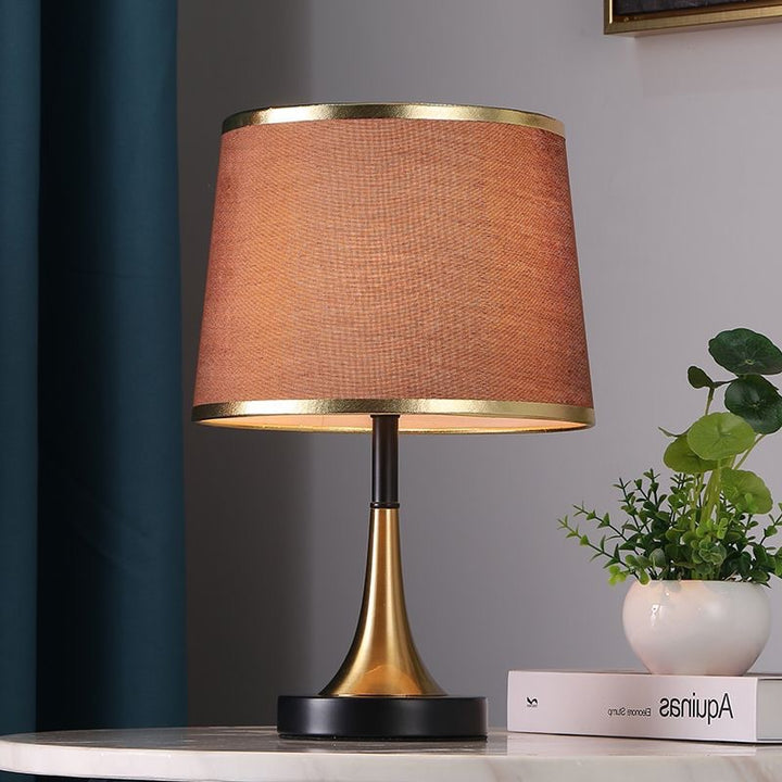 Lampe de table traditionnelle vintage en tissu métallique à 1 lumière pour chambre 