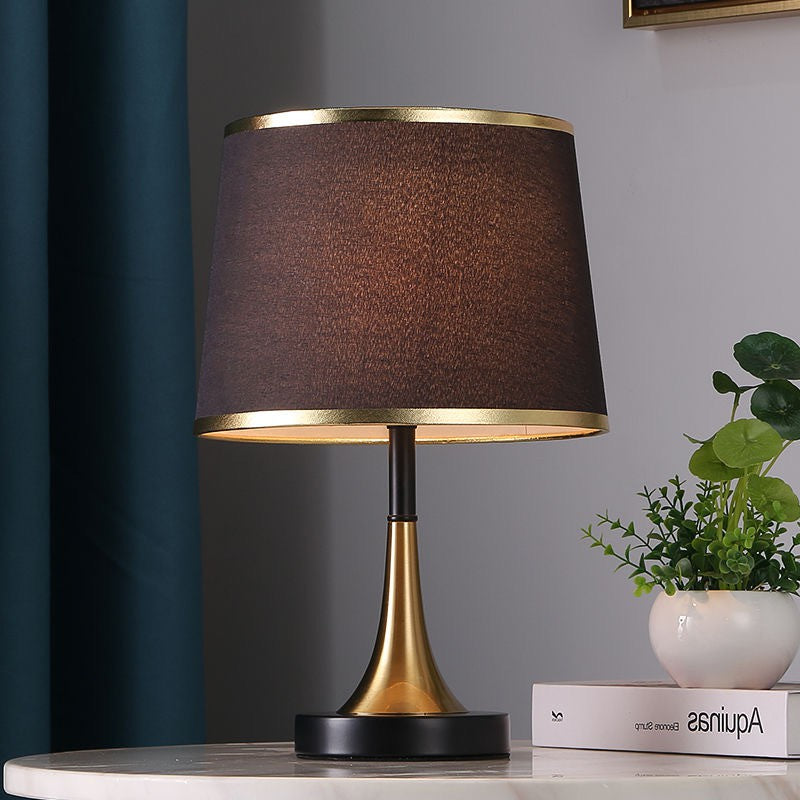 Lampe de table traditionnelle vintage en tissu métallique à 1 lumière pour chambre 