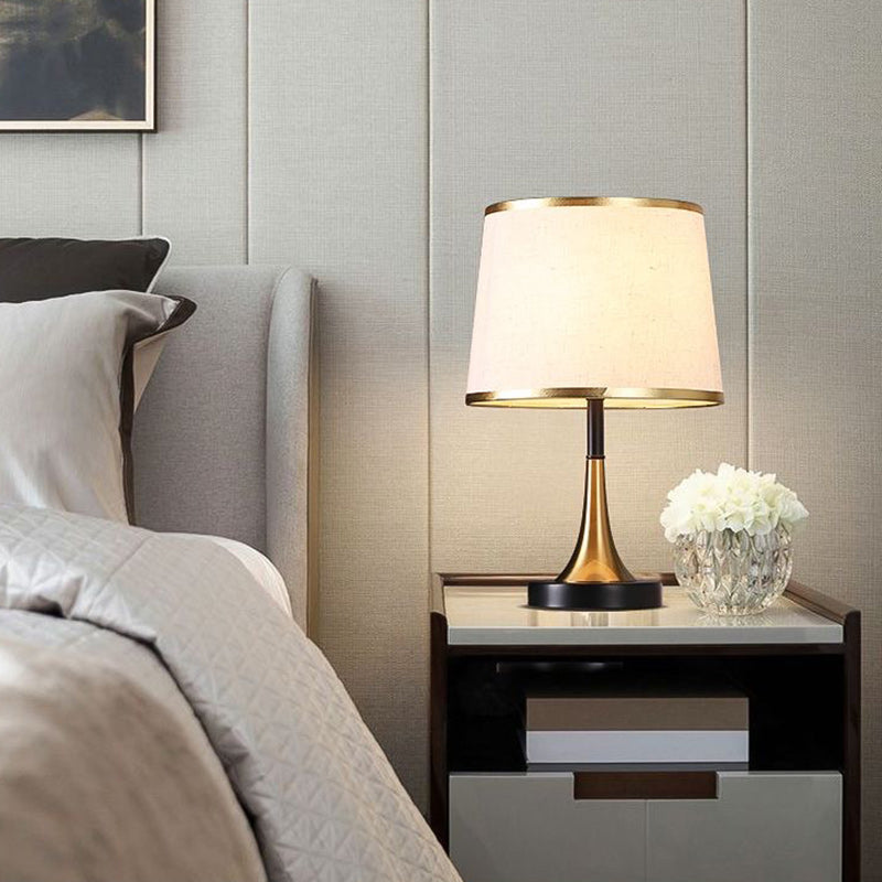 Lampe de table traditionnelle vintage en tissu métallique à 1 lumière pour chambre 