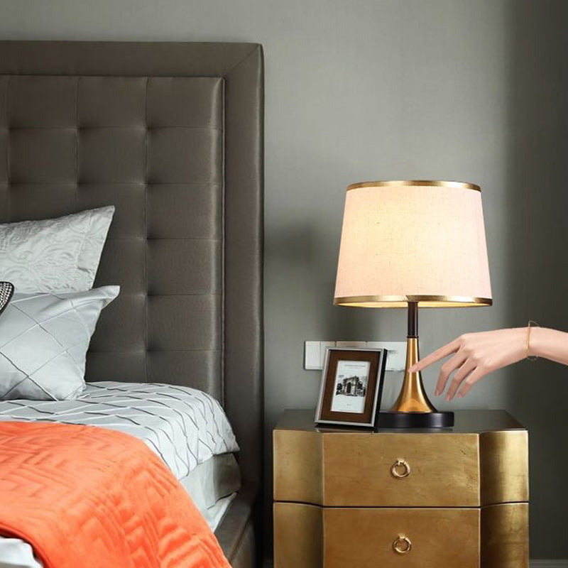 Lampe de table traditionnelle vintage en tissu métallique à 1 lumière pour chambre 