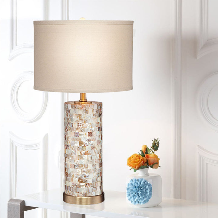 Lampe de table LED en métal avec abat-jour cylindrique scandinave contemporain pour chambre 