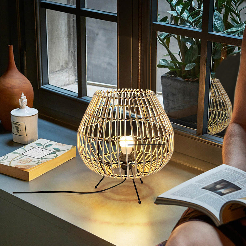 Traditionelle japanische Eisen-Rattan-Tischlampe mit 1 Licht für das Schlafzimmer 