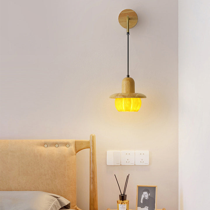 Zeitgenössische kreative Kürbis-Harz-Holz 1-Licht-Wandleuchte für Schlafzimmer 