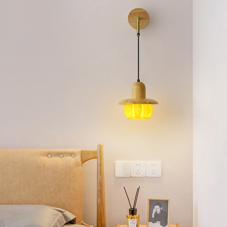 Zeitgenössische kreative Kürbis-Harz-Holz 1-Licht-Wandleuchte für Schlafzimmer 