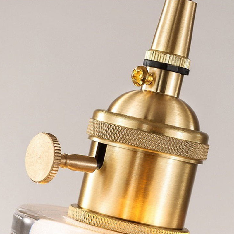 Lustre suspendu traditionnel vintage rond en verre et laiton avec une lumière pour le salon 