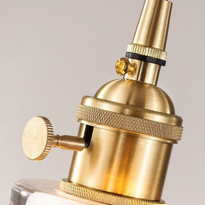 Lustre suspendu traditionnel vintage rond en verre et laiton avec une lumière pour le salon 
