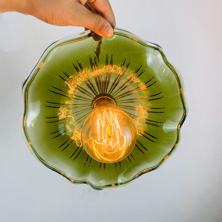 Lustre suspendu traditionnel vintage rond en verre et laiton avec une lumière pour le salon 