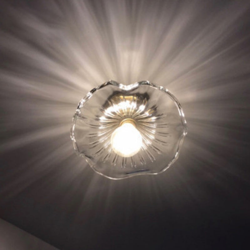 Lustre suspendu traditionnel vintage rond en verre et laiton avec une lumière pour le salon 