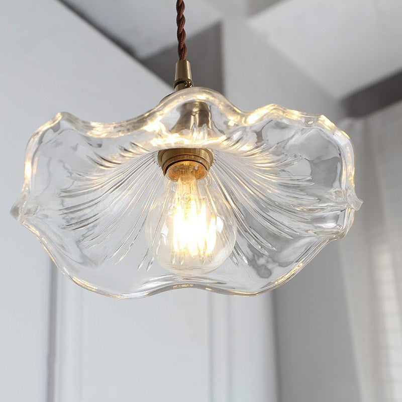 Lustre suspendu traditionnel vintage rond en verre et laiton avec une lumière pour le salon 