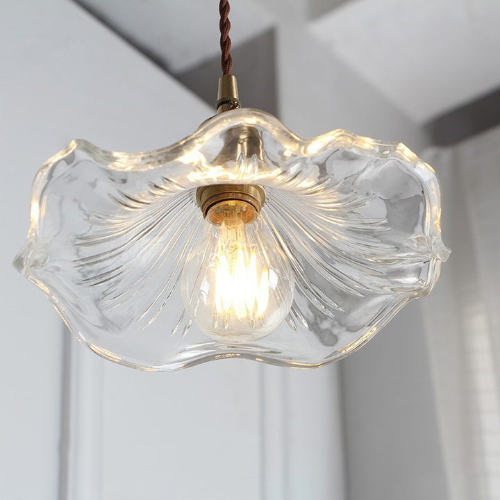 Lustre suspendu traditionnel vintage rond en verre et laiton avec une lumière pour le salon 