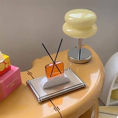 Zeitgenössische kreative Torten-Eisen-Glas-LED-Tischlampe für das Schlafzimmer 