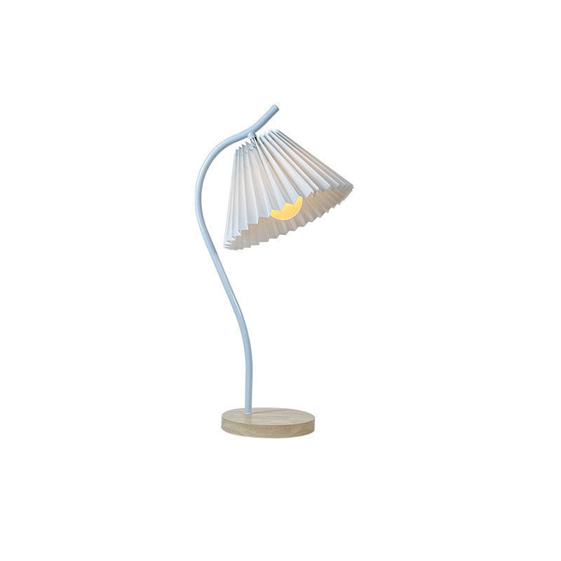 Moderne Einfachheit Kegelstumpf Eisen Stoff Massivholz 1-Licht Tischlampe für Schlafzimmer 