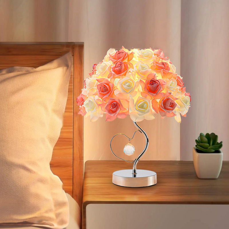 Zeitgenössische kreative Blume Kuppel Stoff Metall Kristall 1-Licht Tischlampe für Schlafzimmer 
