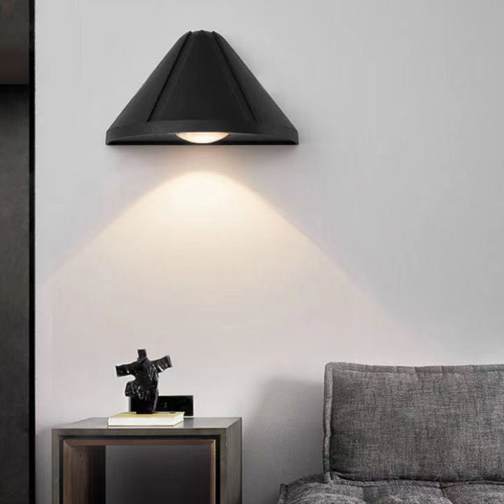 Applique Murale LED à Lentille Optique en Aluminium Demi-Cône de Simplicité Moderne pour Chambre 