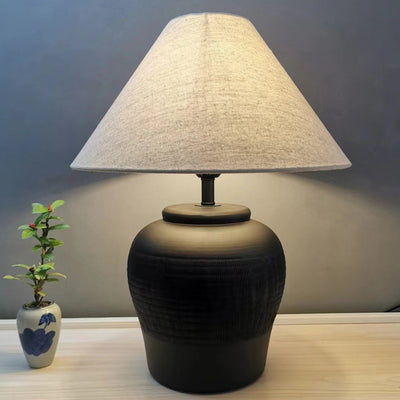 Traditionelle japanische Frustum-Kegel-Keramikstoff 1-Licht Tischlampe für das Schlafzimmer 
