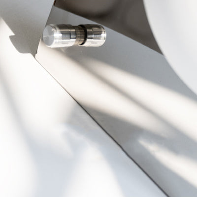Moderne Einfachheit Rechteckige Eisen-Glas 1-Licht Wandleuchte für das Schlafzimmer 