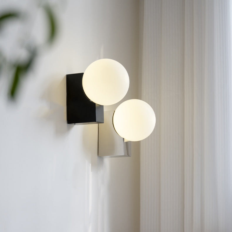 Moderne Einfachheit Rechteckige Eisen-Glas 1-Licht Wandleuchte für das Schlafzimmer 