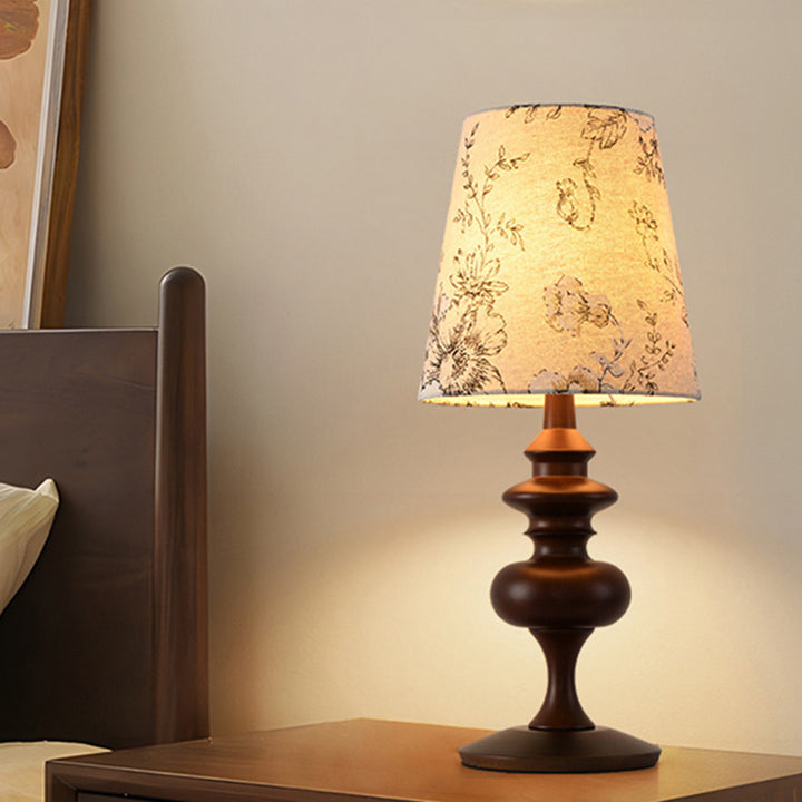 Traditionelle Vintage Frustum Kegel Eiche Stoff 1-Licht Tischlampe für Schlafzimmer 