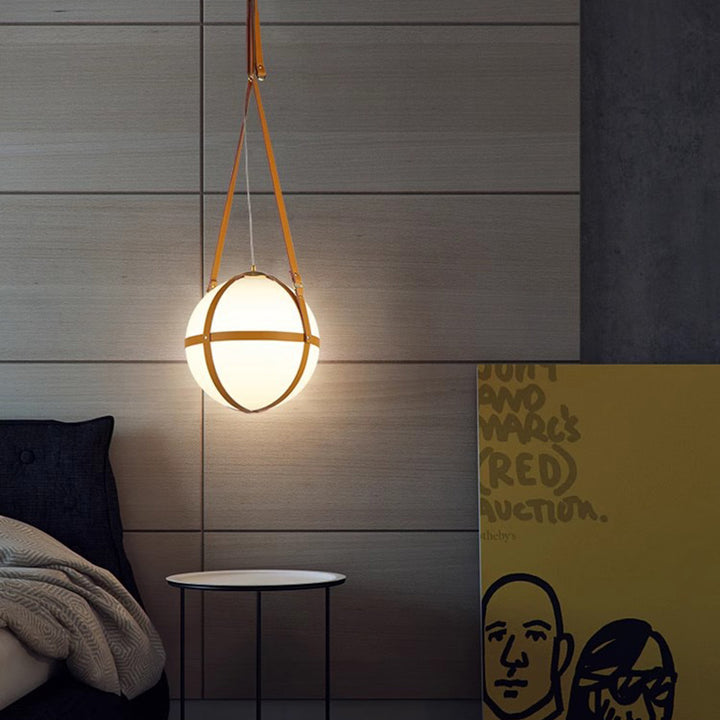 Lámpara colgante de 1 luz de hierro y cuero con globo minimalista moderno para dormitorio 