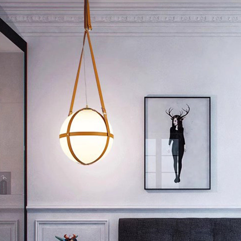 Lámpara colgante de 1 luz de hierro y cuero con globo minimalista moderno para dormitorio 