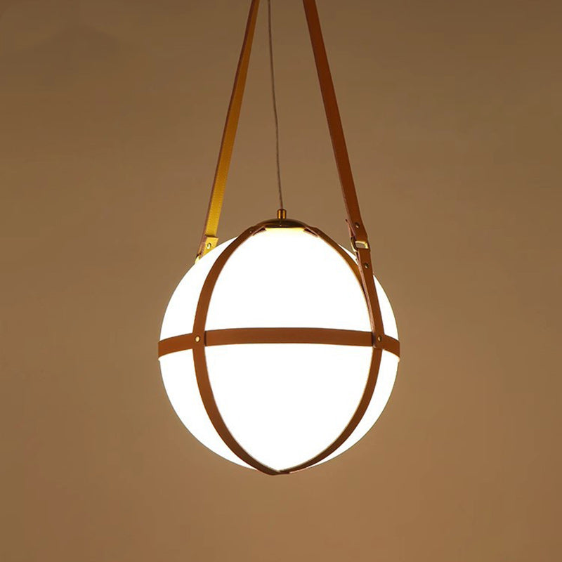 Lámpara colgante de 1 luz de hierro y cuero con globo minimalista moderno para dormitorio 