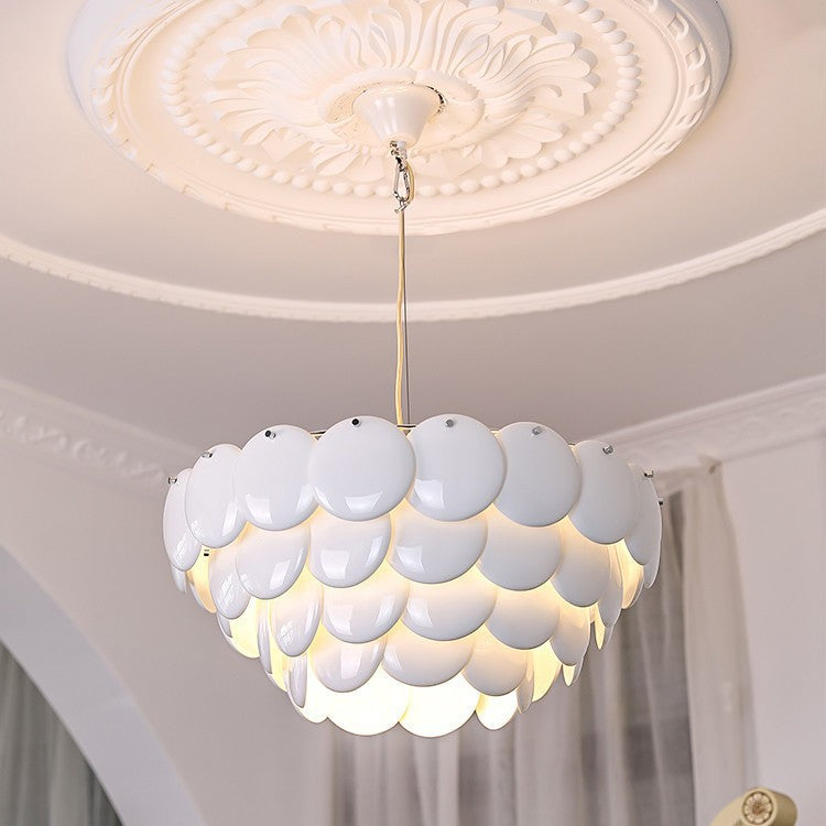 Traditioneller französischer Fischschuppen-Rund-Eisen-Acryl-5/7/9-Licht-Kronleuchter für das Wohnzimmer 