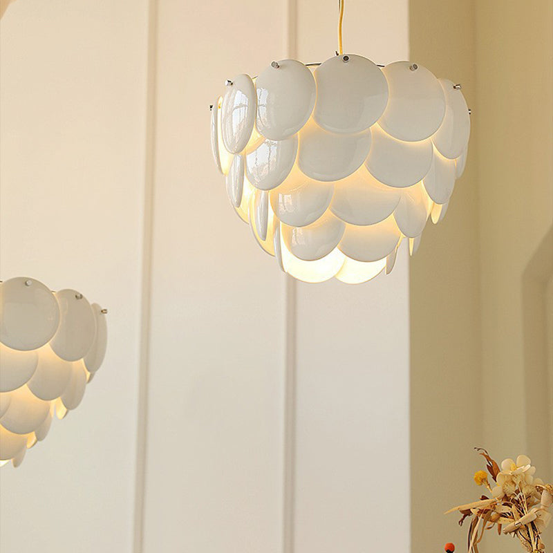 Traditioneller französischer Fischschuppen-Rund-Eisen-Acryl-5/7/9-Licht-Kronleuchter für das Wohnzimmer 