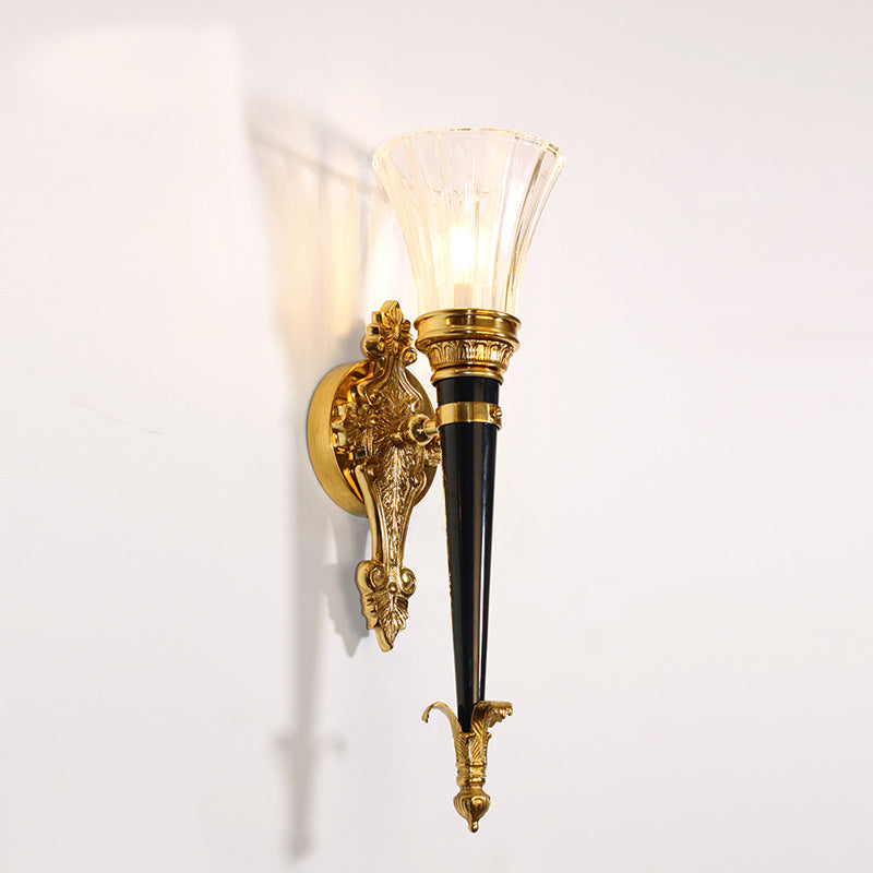Traditionelle französische Fackelkegel-Kupfer-Glas-1-Licht-Wandleuchte für das Wohnzimmer 