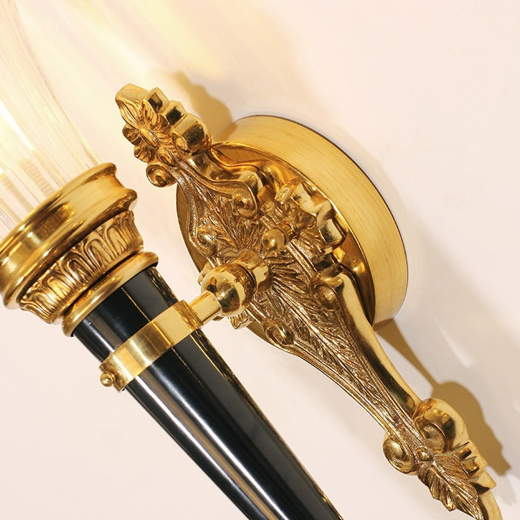 Traditionelle französische Fackelkegel-Kupfer-Glas-1-Licht-Wandleuchte für das Wohnzimmer 