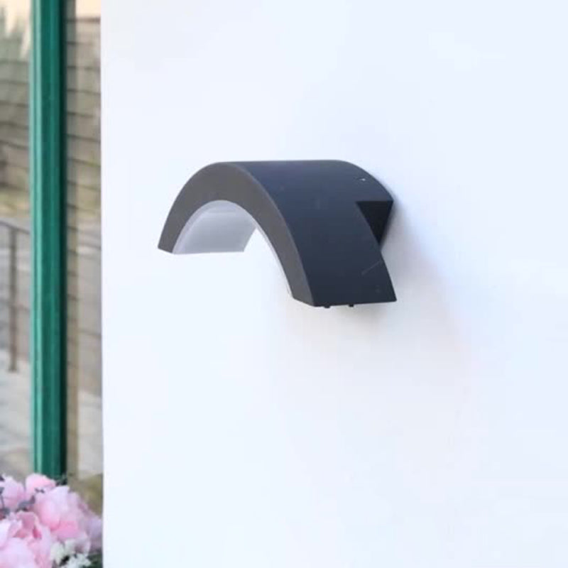 Lámpara de Aplique de Pared LED Impermeable de Aluminio Curvado y Plástico de Simplicidad Moderna para Patio Exterior 