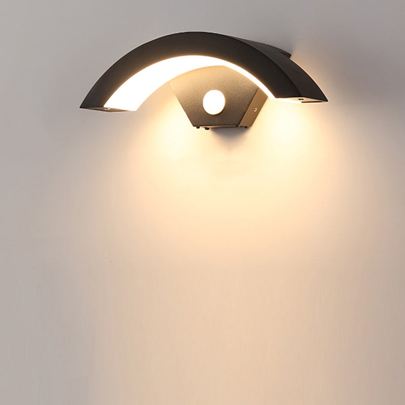 Lámpara de Aplique de Pared LED Impermeable de Aluminio Curvado y Plástico de Simplicidad Moderna para Patio Exterior 