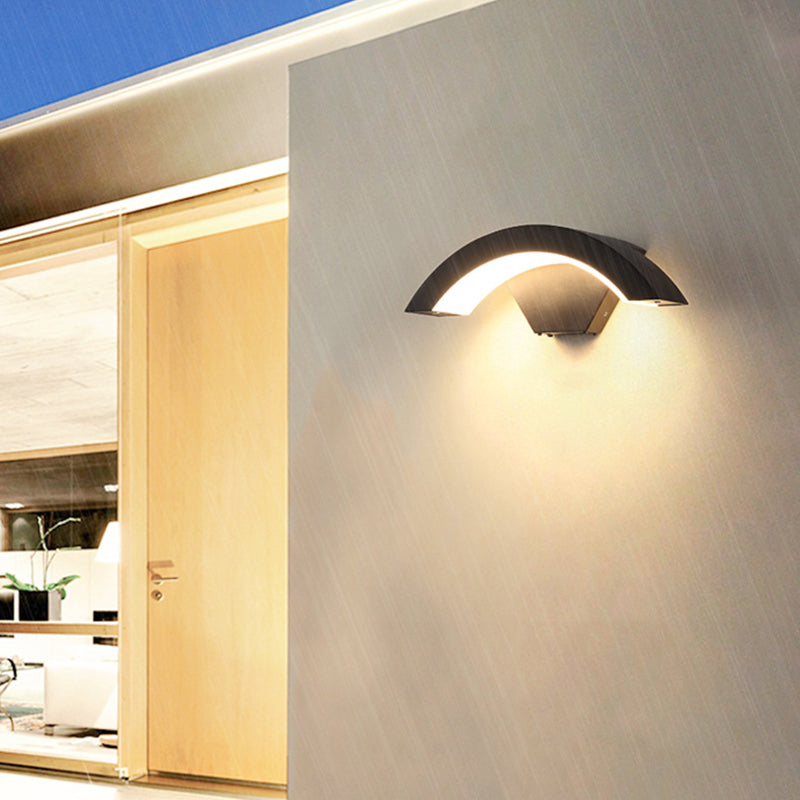 Lámpara de Aplique de Pared LED Impermeable de Aluminio Curvado y Plástico de Simplicidad Moderna para Patio Exterior 