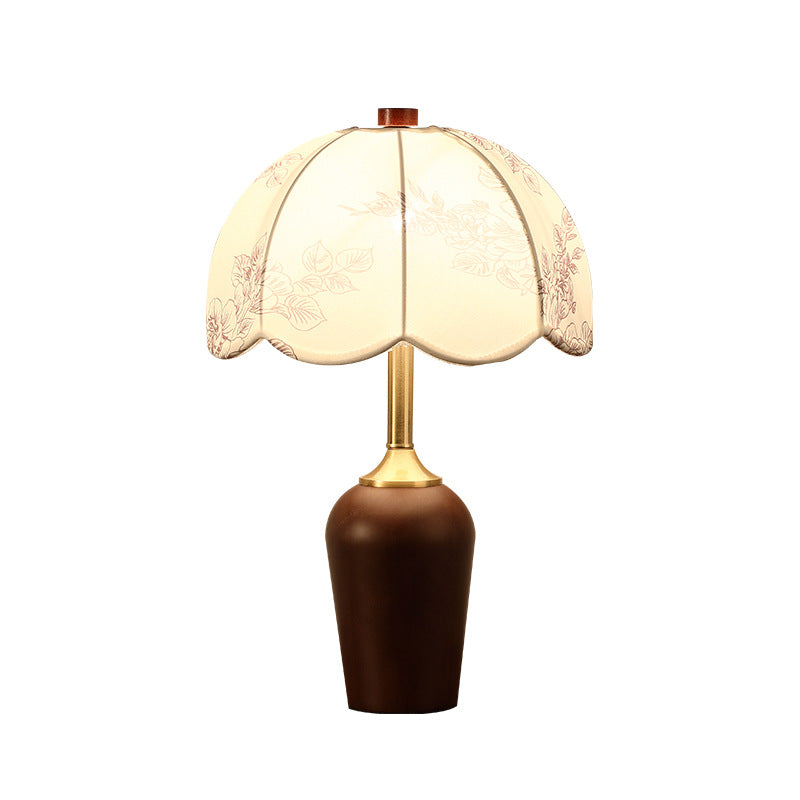Traditionelle französische Kuppel aus Gummibaumholz und Kupferstoff 1-Licht Tischlampe für das Schlafzimmer 