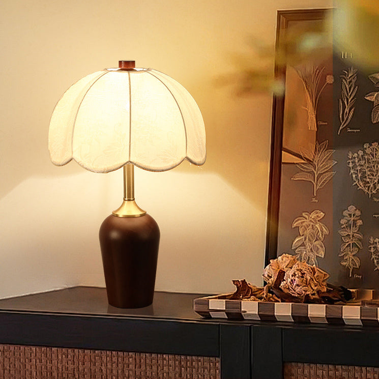 Traditionelle französische Kuppel aus Gummibaumholz und Kupferstoff 1-Licht Tischlampe für das Schlafzimmer 