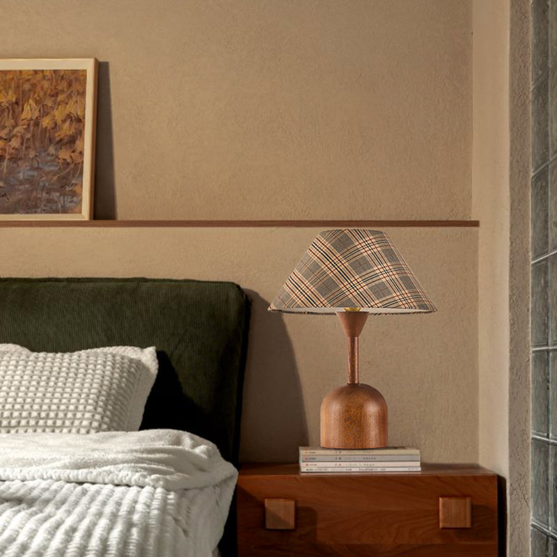 Moderne Mid-Century Kegelkarierte Lampenschirm aus Aschenholz Stoff 1-Licht Tischlampe für das Schlafzimmer 