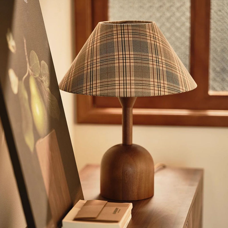 Moderne Mid-Century Kegelkarierte Lampenschirm aus Aschenholz Stoff 1-Licht Tischlampe für das Schlafzimmer 